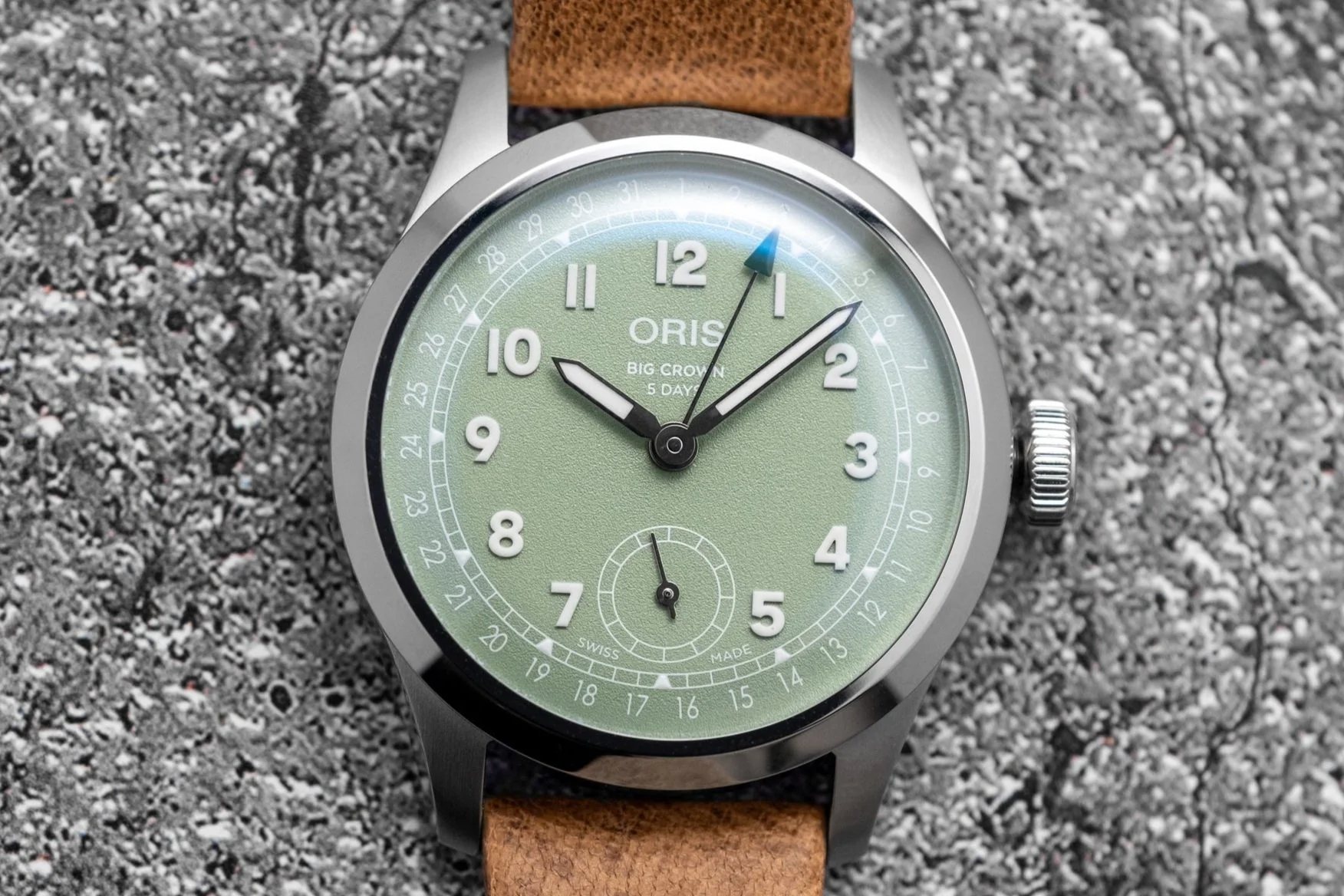 Hands-On Review of the Oris Big Crown Pointer Date Calibre 403 in